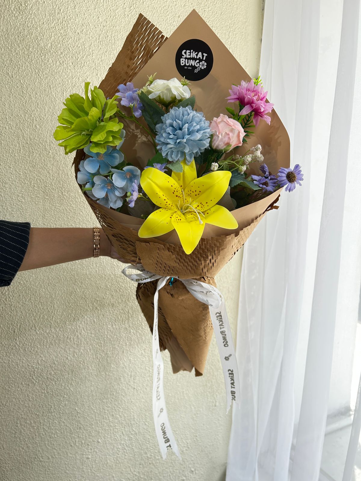 Lucent Bouquet