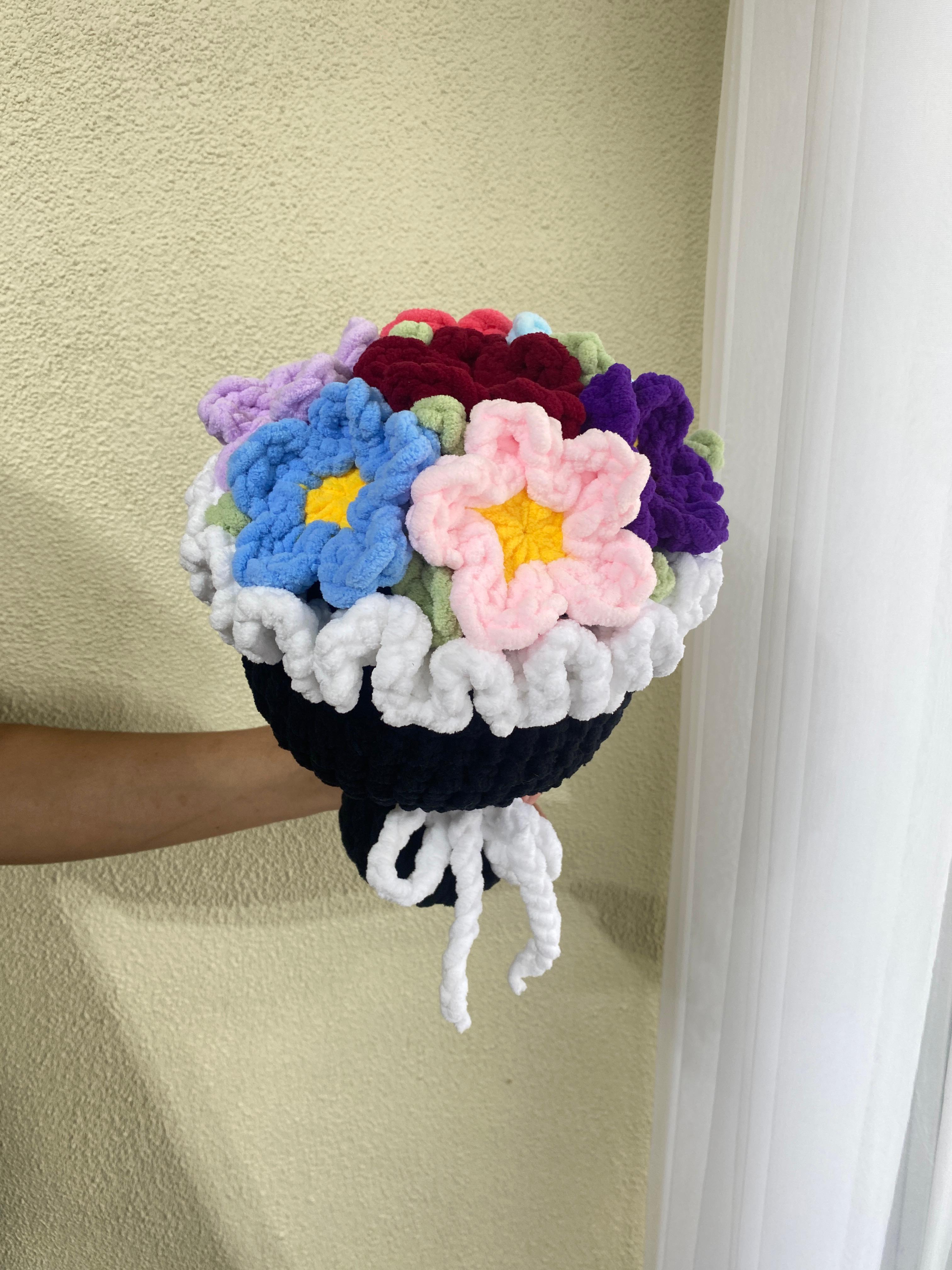 Crochet Fowers Bouquet (Black)