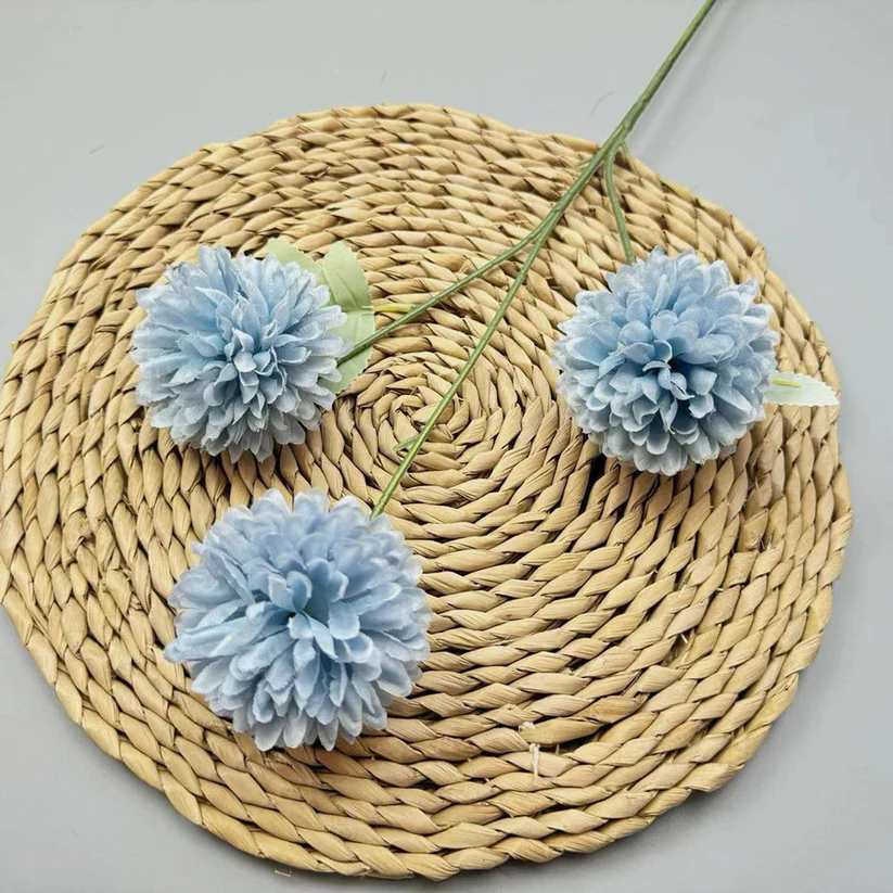C08 Pompom sedang biru tua
